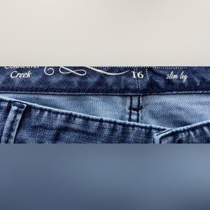 Coldwater Creek Natural Fit Slim Leg Jean Size 16.  NWOT